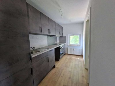 Ganz neu hergerichtet - Single-Apartment mit Einbauküche!!!!