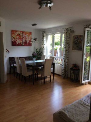 Provisionsfrei! Helle und freundliche Gartenwohnung mit Terrassen und Balkon