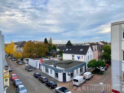 ***ÜBER DEN BÄUMEN MUSS DER AUSBLICK WOHL GRENZENLOS SEIN***Schicke 3 Zi. Maisonette Whg. mit Loggia
