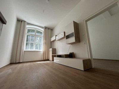 smarte Singlewohng.,Teilmöbliert&incl. neuer EBK, sofort bezugsfertig,direkt an der Landeskrone