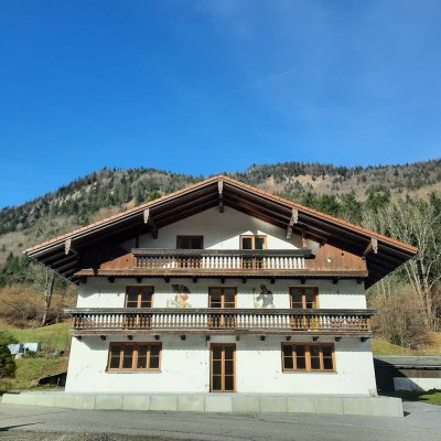 2,5 Zimmer Erdgeschosswohnung  zur Miete :
83229 Aschau im Chiemgau - Ortsteil Sachrang - Huben