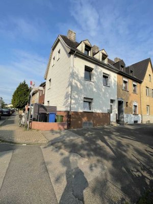 Solide vermietetes Einfamilienhaus in 52351 Düren