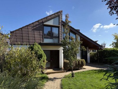 REIZVOLLES
EINFAMILIENWOHNHAUS
MIT GARTEN UND GARAGE