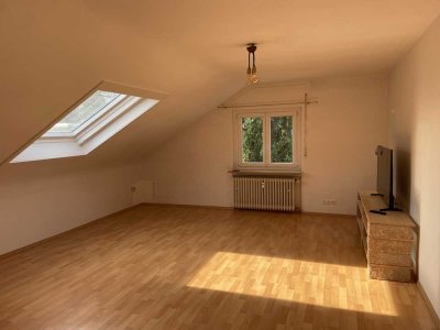 Geschmackvolle, modernisierte 3-Zimmer-DG-Wohnung in Karlsruhe