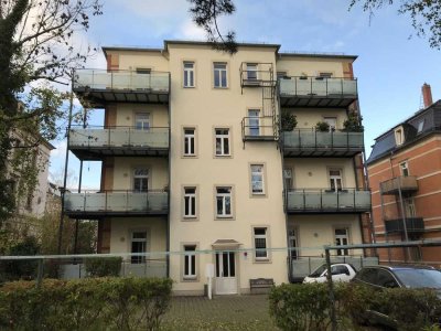 **Löbtau** 2,5 Zimmer mit EBK und großem Balkon