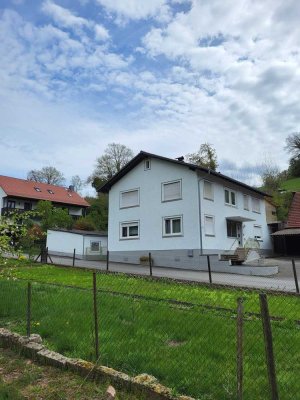Bauernhof / Resthof in ländlicher Region - Freistehendes Zweifamilienhaus