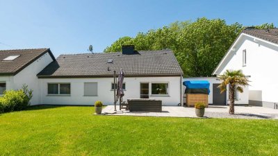 Ausbaufähiges Einfamilienhaus für vielseitige Wohnansprüche mit grüner Ruheoase in Burgaltendorf