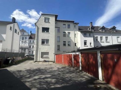 8-Familienhaus mit 7 Garagen + Doppelgarage in Lüdenscheid... Nähe Neubaugebiet („Wiesenstraße“)…