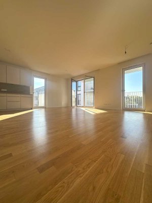 Helle 4-Zimmerwohnung * Sonnenbalkon * Einbauküche * 2 Bäder * Zentrale & ruhige Lage in Moabit