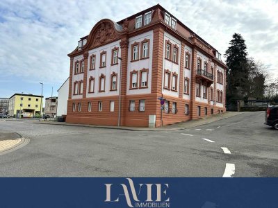 Charmante Wohnung mit Balkon im Denkmalobjekt – attraktive Kapitalanlage im ehemaligen Finanzamt Zwe