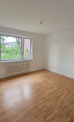 Helle 3 Zi Wohnung Balkon Loggia Westliche Höhe ruhigen Sackgasse am Wald Top Lage
