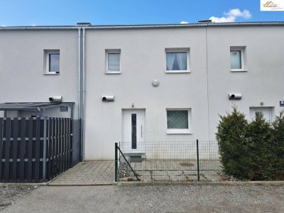 Modernes Niedrigenergie-Reihenhaus mit Garten, Terrasse und zwei Stellplätzen in ruhiger Lage von Theresienfeld