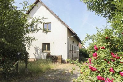 Ein Haus, viele Möglichkeiten: Zweifamilienhaus in ruhiger Lage in Flechtingen
