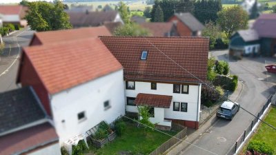 Teilrenoviertes Einfamilienhaus mit gemütlichem Innenhof in Unterreichenbach!