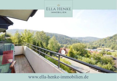Mit Kamin: Schöne, gemütliche Ferienwohnung mit traumhafter Aussicht + großem Balkon.