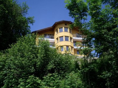 Wohnen und Arbeiten in Traumlage - Öko-Villa für Praxis, Seminarhaus oder Mehrgenerationenwohnen