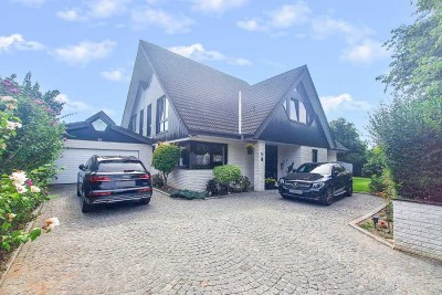 Stilvolles, großes Architektenhaus mit Galeriecharakter in begehrter Waldrandlage von St. Gertrud