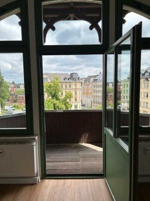 Neu renovierte 5-Zimmer-Wohnung mit Balkon, Abstellraum und geräumigem Flur!
