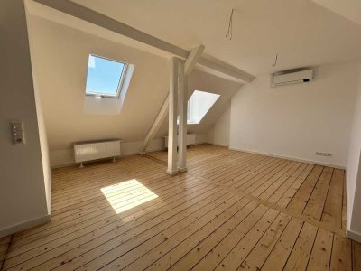 Leben über den Dächern des Kreuzviertels – Einzigartige Dachgeschosswohnung mit Traumterrasse