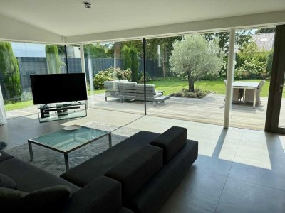 Luxus-Architektenhaus in Bestlage von Bonn - loftartiger Bungalow direkt an der Rheinaue