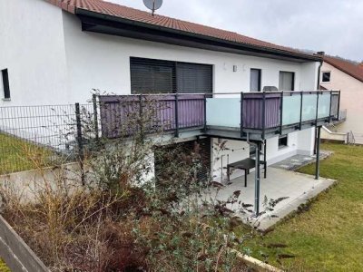 Ebermannstadt- idyllische Lage, traumhaft ausgest. 3-ZW mit großer Terrasse, Garten u. 2 KFZ-Stellpl