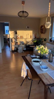 Lichtdurchflutete 3-Zimmer Wohnung mit EBK, Balkon und Stellplatz