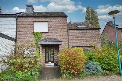 Renovierungsbedürftiges Reihenmittelhaus in ruhiger Lage