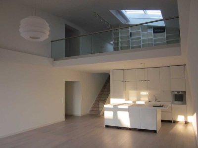 Ruhige, loftartige Galeriewohnung über den Dächern der Isarvorstadt