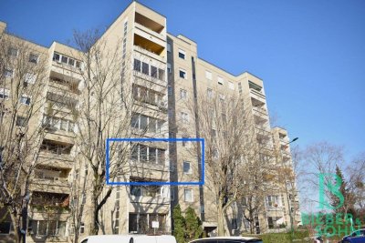 Ruhige, renovierungsbedürftige 3-Zimmer Wohnung mit Loggia und Grünblick