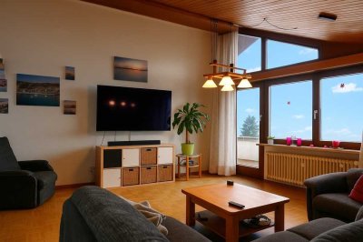 Lichtdurchflutetes Dachgeschoss mit Weitblick – Wohnen mit Stil und Raumgefühl