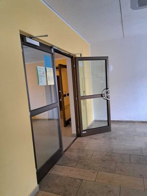 Wir haben Ihr Zuhause!  Nah zum Zentrum, hübsche, gepflegte 1-Zimmer Wohnung im EG!