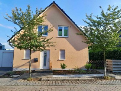 Einfamilienhaus (Niedrigenergiehaus)-gehobene Innenausstattung-Glasfaseranschluss  in Vettweiß