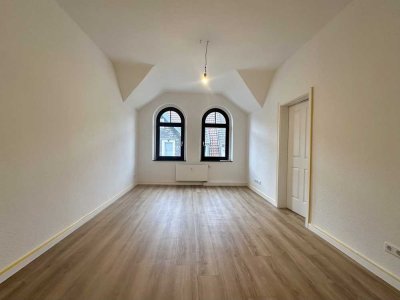Erstbezug nach Sanierung! Stilvolle Altbauwohnung mit viel Platz & Charme