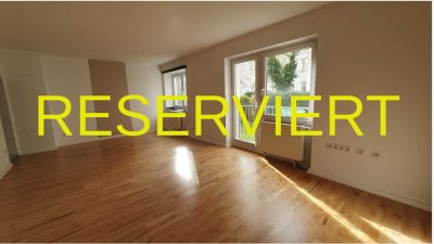 Reserviert: Gepflegte 3-Zimmer-Hochparterre-Wohnung mit EBK in Pempelfort