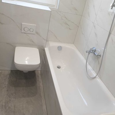 Erstbezug nach Sanierung 3 Zi Whg im ruhigen Grünen