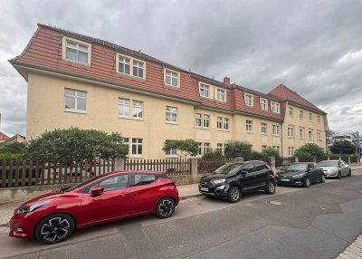 Altbaucharme trifft Lebensqualität – 2-Zimmer-Wohnung in Radebeul