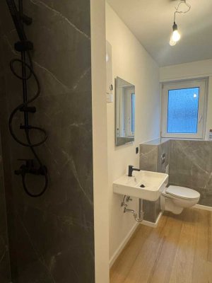 Kernsanierte 1,5 Zimmer Wohnung im Erdgeschoss