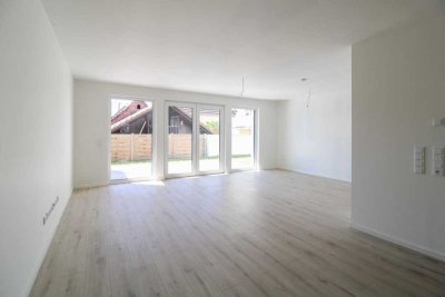 Moderne, barrierefreie Erdgeschosswohnung mit Terrasse, WP & 2 Carports – Neubauqualität in Goldbach