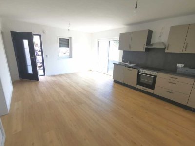 Neuwertige, helle 2-Zi. Einliegerwohnung in Beuren