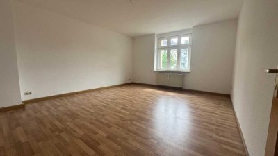 individuelle 3-Raum-Wohnung*EG*verglaste Loggia*Tageslichtbad