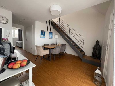 helle Maisonette Wohnung mit Balkonen