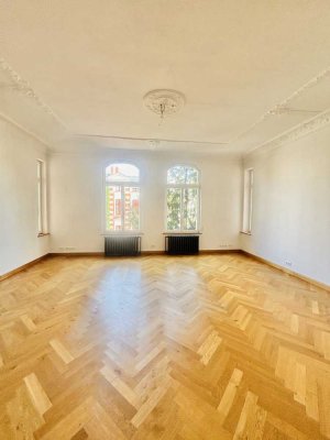 5 Zimmer-Wohnung / 2 Balkone in der schönen Mozartstraße mit Einbauküche und Gäste-WC