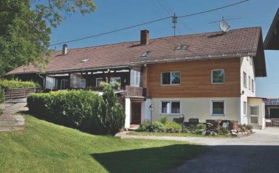 2,5 Zimmer-Wohnung mit Terrasse, Bergblick und eigenem Eingang
