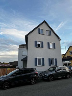 Einzugsbereites Einfamilienhaus in Schneidhain