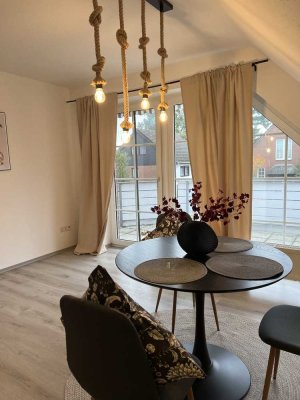 Großzügige, helle Dachgeschosswohnung mit Balkon und EInbauküche gegen Abstand