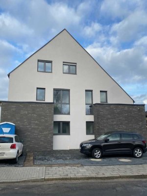 Exklusive 3-Zimmer-Dachgeschosswohnung mit Balkon und Aufzug Neukirchen-Vluyn