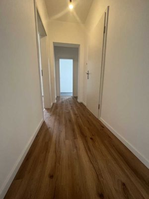 Saniert! Moderne 3- Zimmer Wohnung mit Balkon