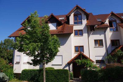Sofort frei! 3-Zimmer-Wohnung mit Pkw-Stellplatz im Freien in Bad Rappenau-Zimmerhof