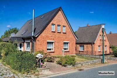 Kapitalanlage: Mehrfamilienhaus mit 4 Wohnungen