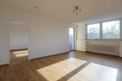 ** SCHNELL ZUGREIFEN ** Wunderschöne 3-ZWG im EG mit Loggia